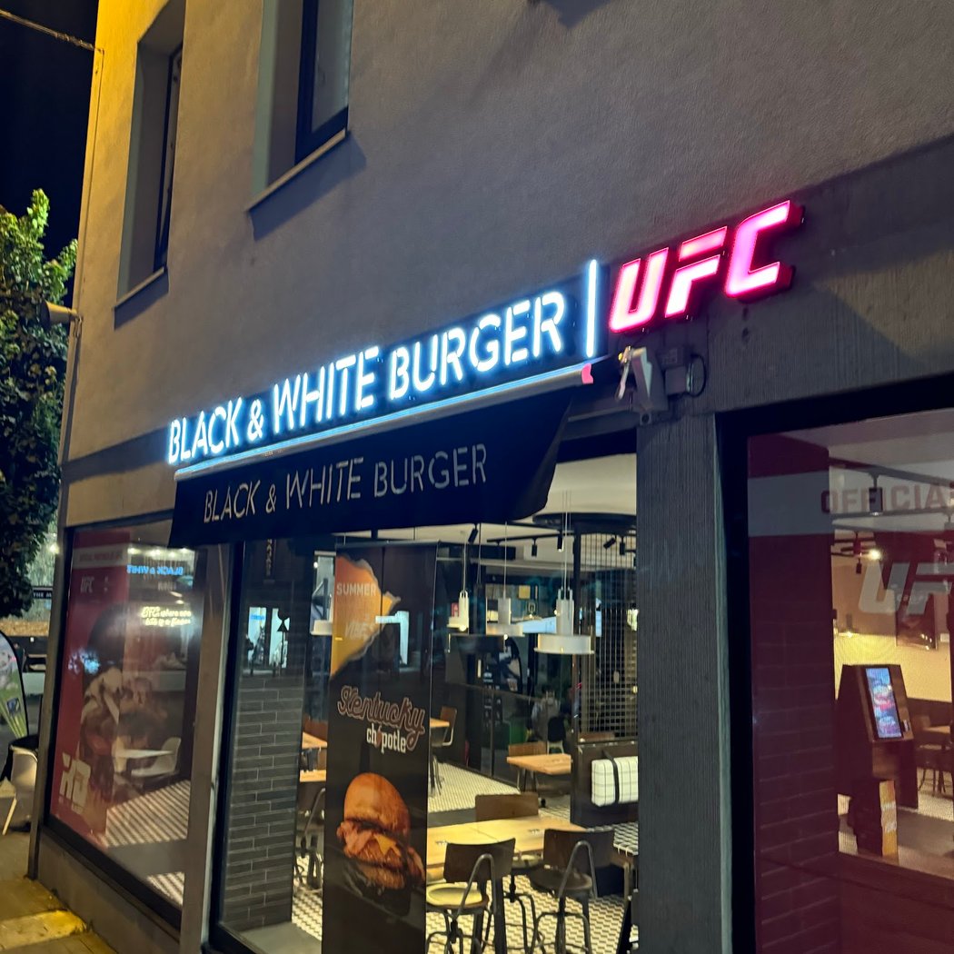 Sign & Pub 2